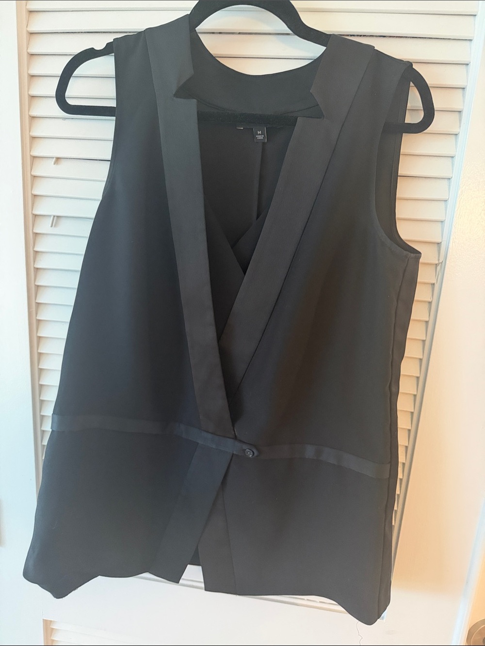 Banana Republic Black Blazer sleeveless top with layers